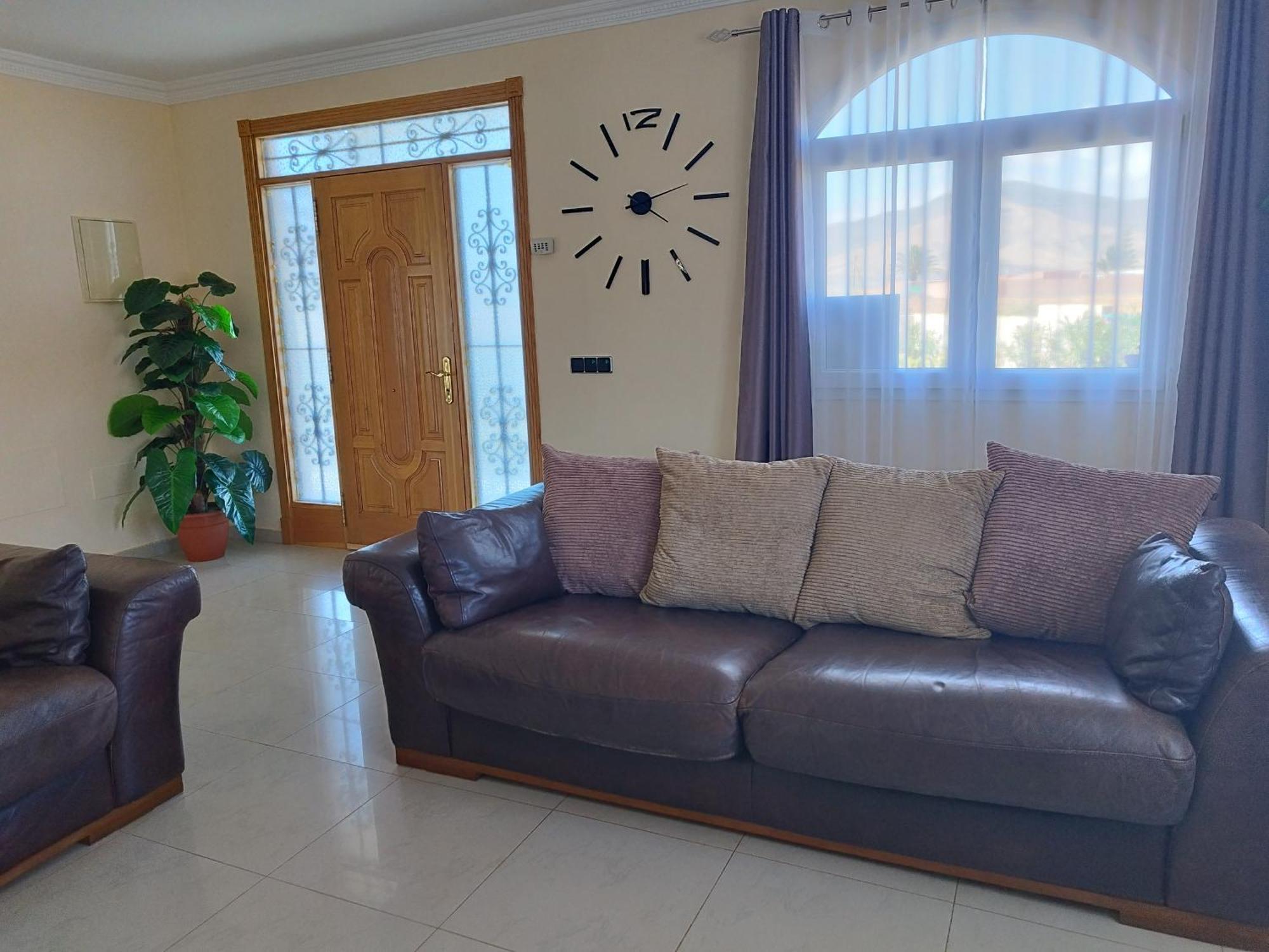 Villa Casa Del Sol: Spacious 3-Bedroom with Private Solar-Heated Pool Triquivijate Exterior photo